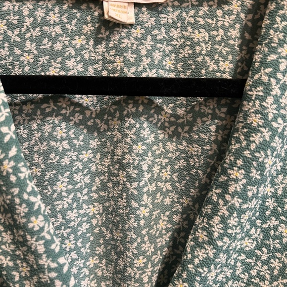 Breezy Green Floral Wrap Top - Monteau (Size XL) - Picture 4 of 6